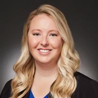 portrait of Lauren Alexander, FNP