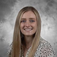 portrait of Lauren Perks, FNP